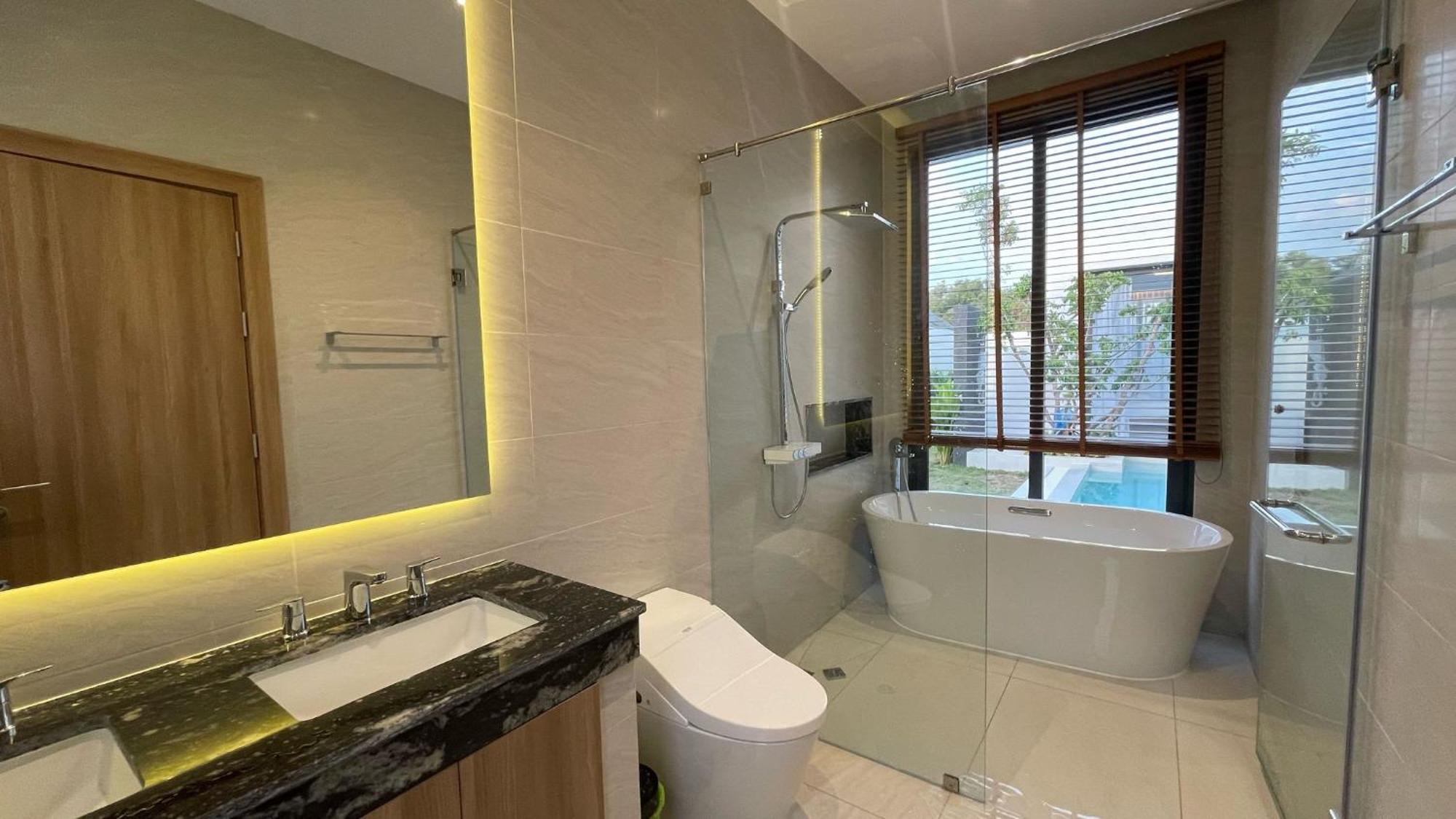 Villa Solis - Contemporary 4Br Retreat With Private Pool And Concierge Chalong Exterior photo